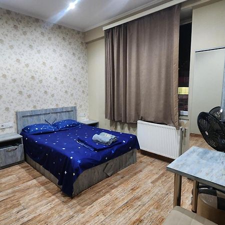 Hotel ,,Mega" Tbilisi Buitenkant foto