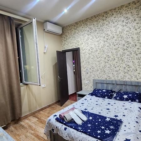 Hotel ,,Mega" Tbilisi Buitenkant foto