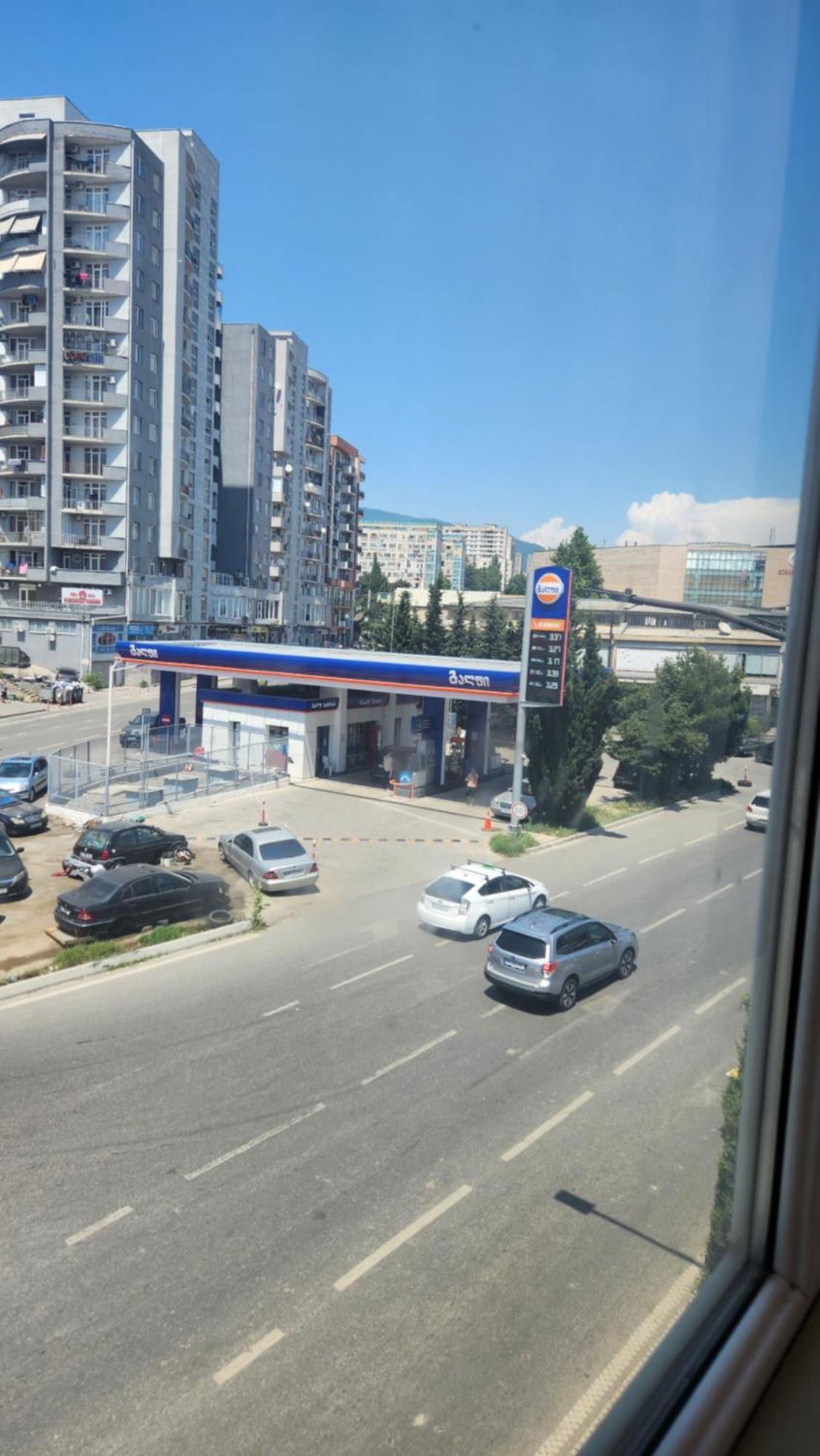 Hotel ,,Mega" Tbilisi Buitenkant foto