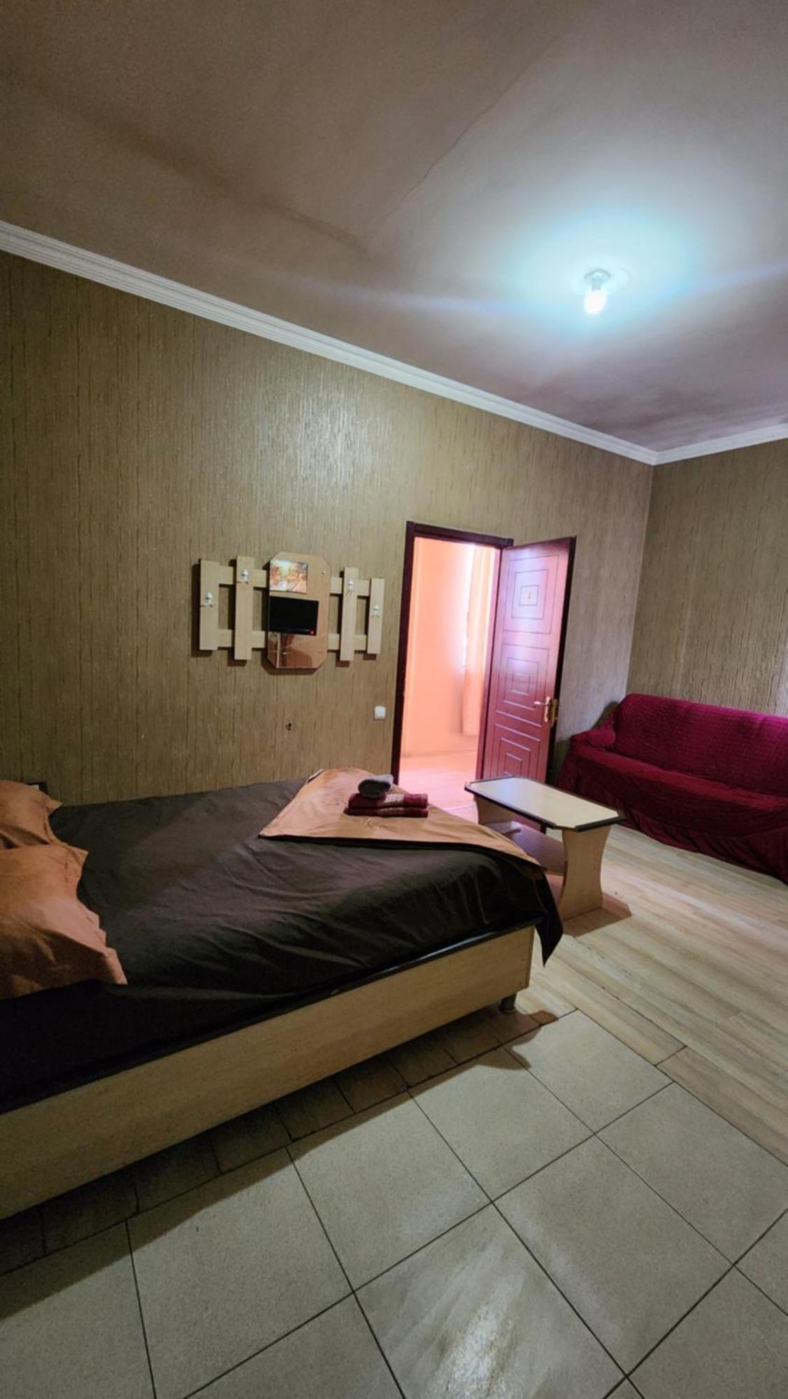 Hotel ,,Mega" Tbilisi Buitenkant foto