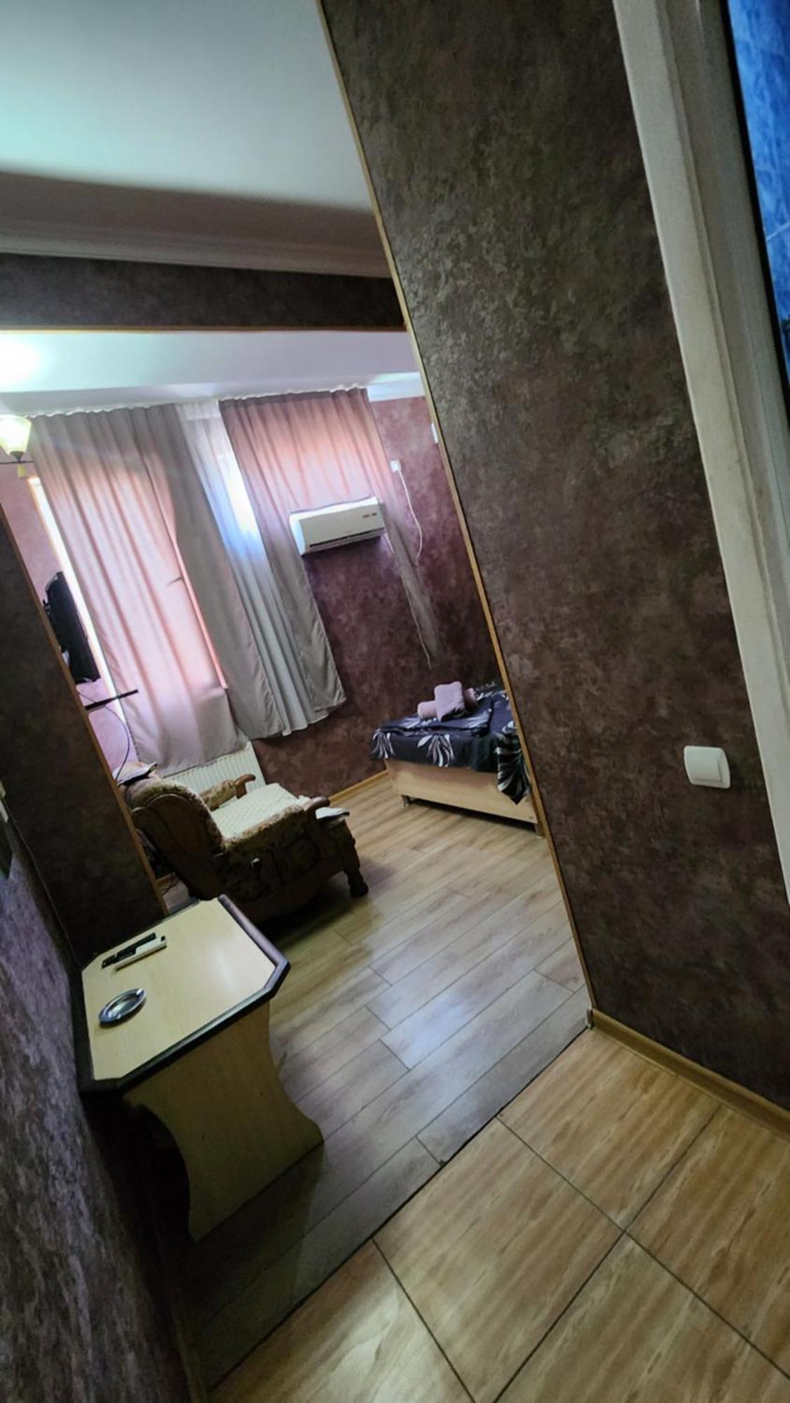 Hotel ,,Mega" Tbilisi Buitenkant foto