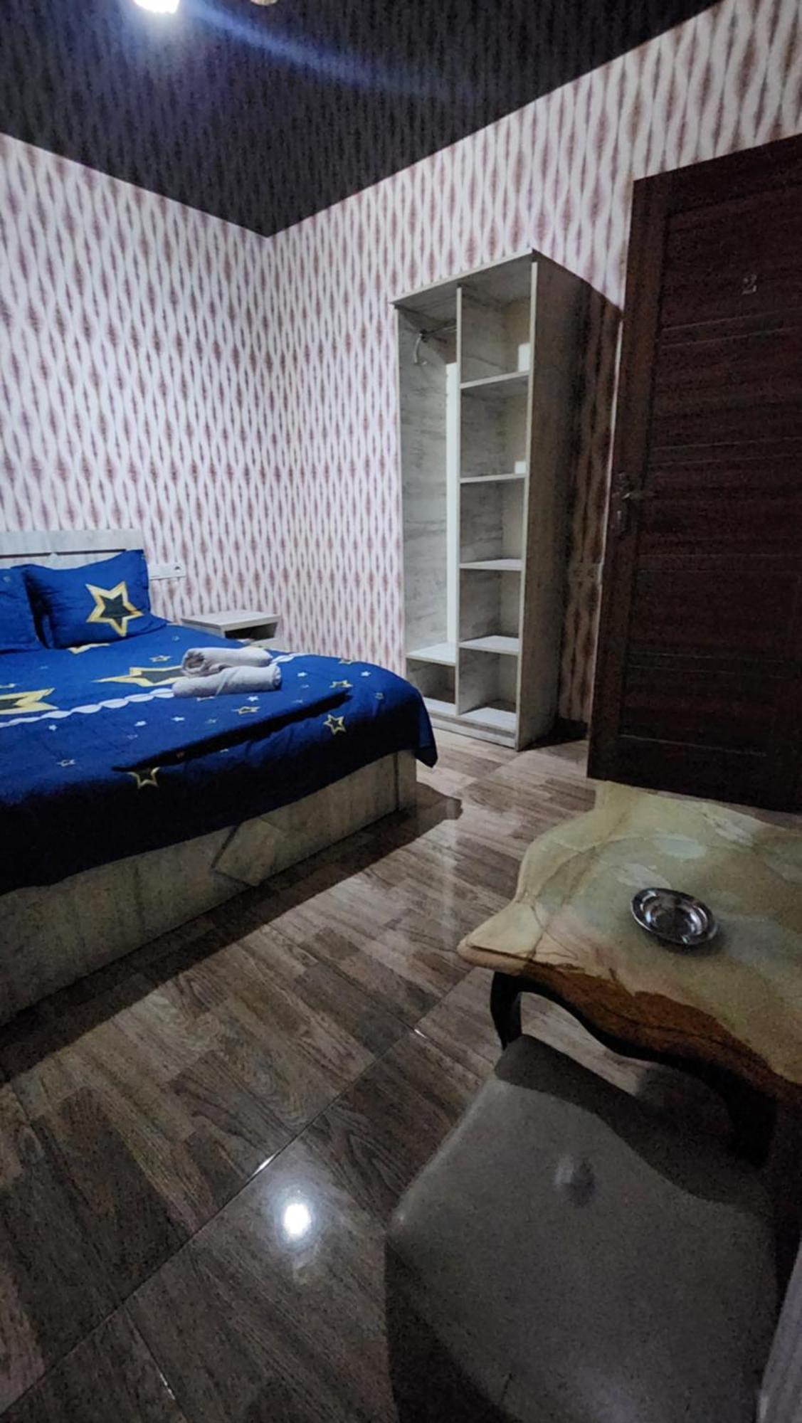 Hotel ,,Mega" Tbilisi Buitenkant foto