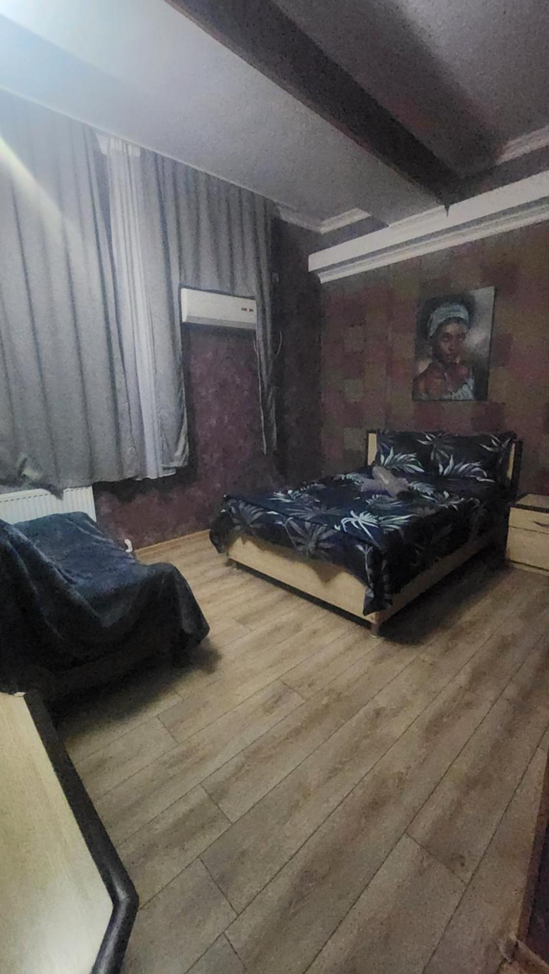 Hotel ,,Mega" Tbilisi Buitenkant foto