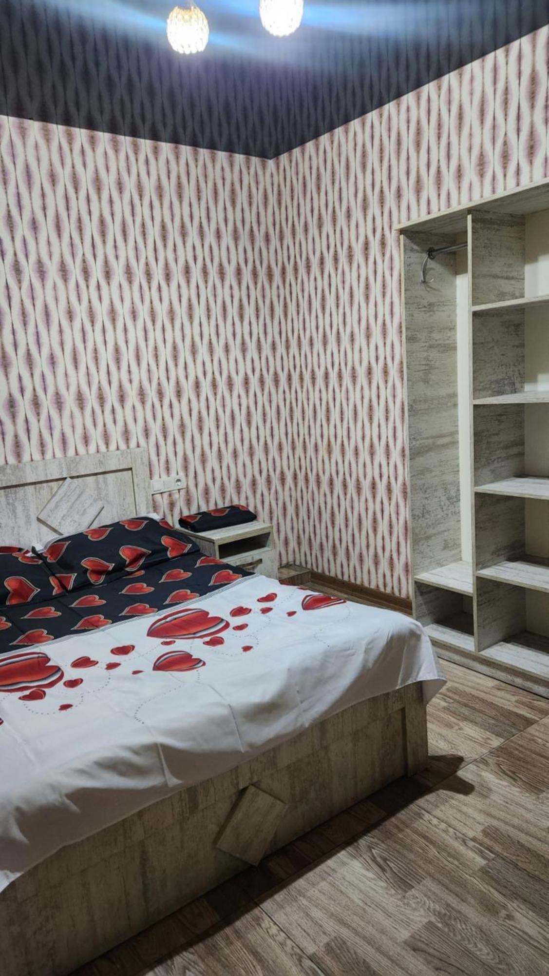 Hotel ,,Mega" Tbilisi Buitenkant foto