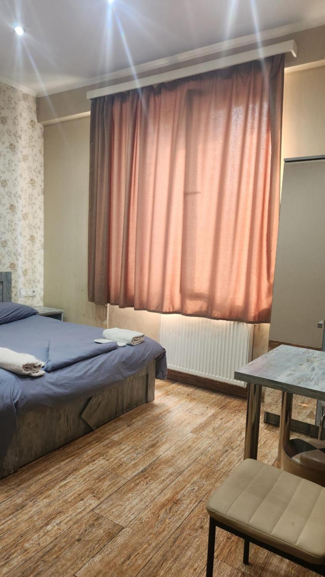 Hotel ,,Mega" Tbilisi Buitenkant foto